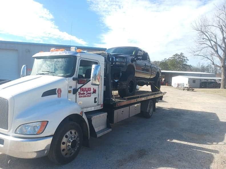 Faulk's Auto Parts & Services at 29 39th Ave, Phenix City, AL 36869