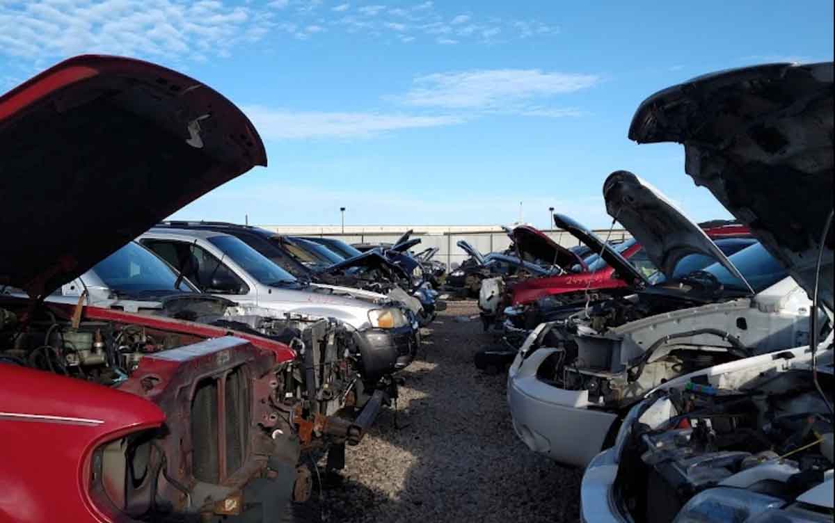 Aurora U-Pull-It Salvage Yard at 1901 Plain Ave, Aurora, IL 60502