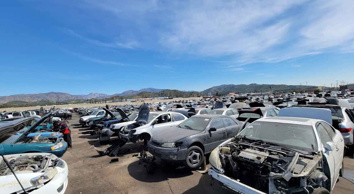 LKQ Pick Your Part – SUN VALLEY Junkyard at 11201 Pendleton Sun Valley, California 91352