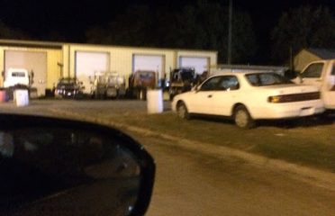 Wayne Edwards Parts & Services Inc Auto wrecker at 444 Chicago Blvd