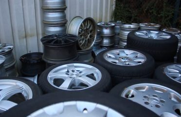Buy tires and Wheels at the junkyard near me