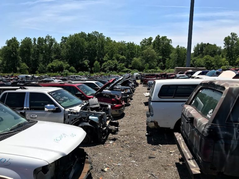 Miechiels Auto Salvage at 405 S National St Howell MI 48843 3 768x576